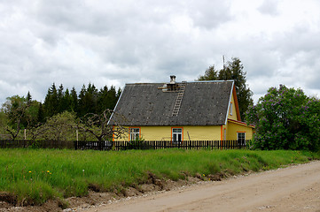 Image showing The house at road