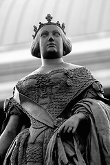 Image showing Isabel II statue