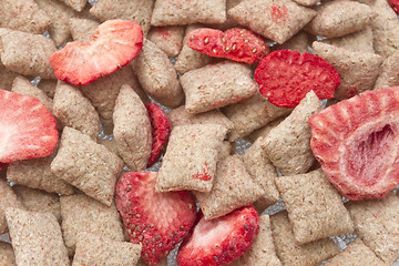 Image showing  Diet crunchy with strawberry