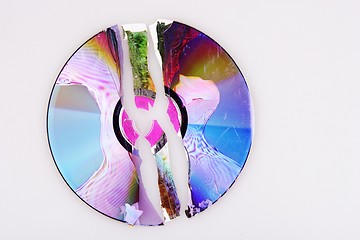 Image showing Cracked CD