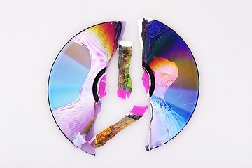 Image showing Cracked CD