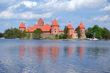 Image showing Trakai castle Galve lake in Lithuania. XIV - XV 