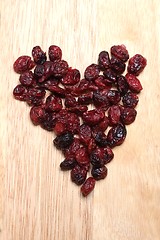 Image showing dried cranberrie heart