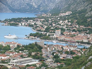 Image showing city in a bay