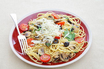 Image showing Linguine with mushrooms and garlic