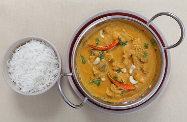 Image showing Chicken cashew curry from above