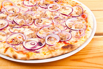 Image showing pizza with onion and chiken meat