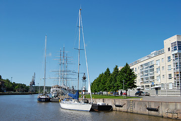 Image showing City Embankment