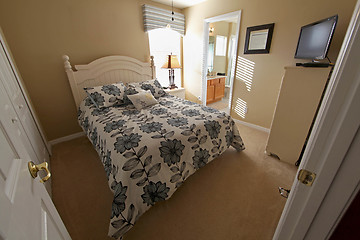 Image showing Queen Master Bedroom