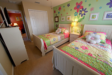 Image showing Twin Bedroom