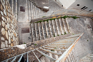 Image showing staircase pattern