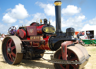 Image showing Red Traction Engine