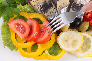 Image showing fish with vegetables,anion red pepper