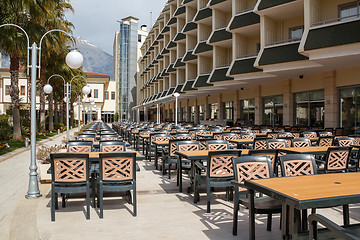 Image showing outdoor seating in empty hotel 