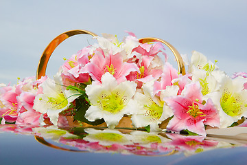 Image showing Wedding of flowers and rings