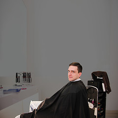 Image showing man in the barber salon