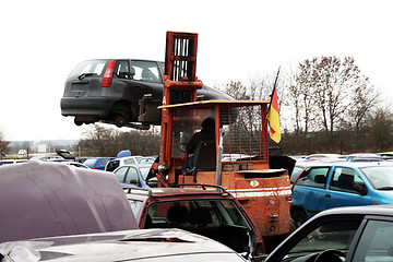 Image showing forklift to bring auto scrap