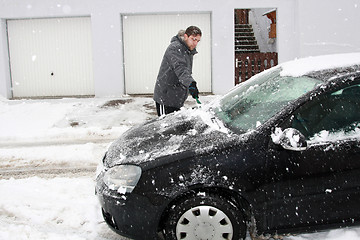 Image showing winter car - boy remove 