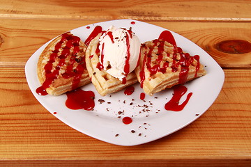 Image showing cakes with ice cream and creem