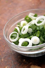 Image showing spring onion slices in a glass bowl