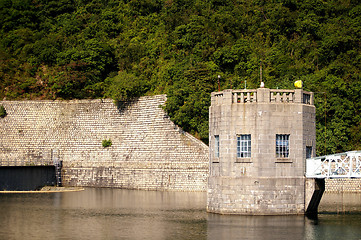 Image showing Tower dam in reservoir