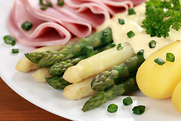 Image showing Asparagus with ham and hollandaise sauce