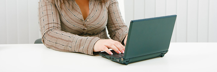 Image showing Woman with laptop