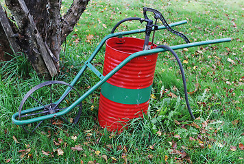 Image showing Old-fashioned weed sprayer