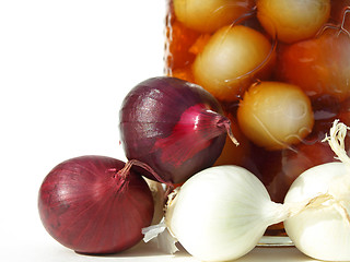 Image showing Red and white onions