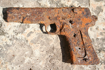 Image showing Old gun