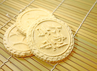 Image showing Rice biscuits on bamboo plate