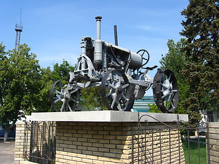 Image showing Ancient tractor on a pedestal