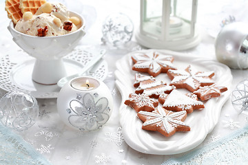 Image showing Gingerbread and walnut ice cream for Christmas 