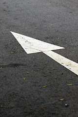 Image showing Moving forward arrow sign on the floor