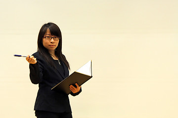 Image showing Businesswoman doing presentation