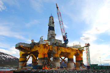 Image showing Oil drilling rig