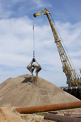 Image showing Powered floating crane