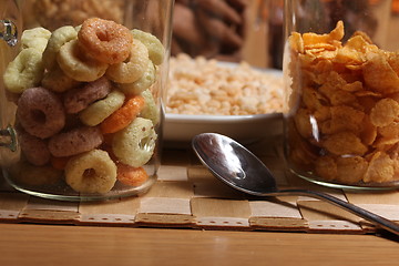 Image showing a mix of breakfast cereals