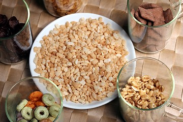 Image showing a mix of breakfast cereals