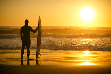 Image showing Surfer watching the waves