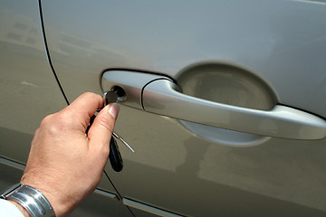 Image showing Unlocking / locking a car