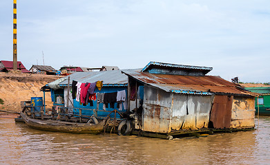 Image showing Houses on stilts on Lake Tonle Sap Cambodia