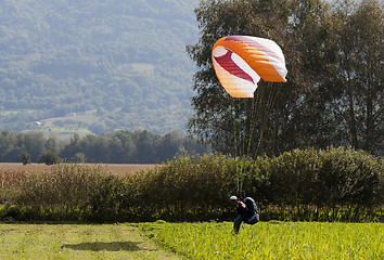 Image showing Para glider landing