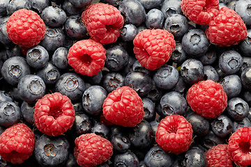 Image showing blueberries and raspberries
