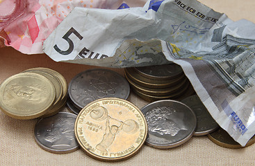 Image showing Trashing the euro