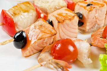 Image showing grilled salmon and shrimps