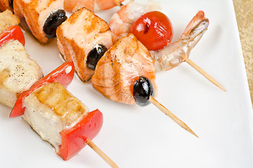 Image showing grilled salmon and shrimps