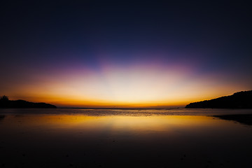 Image showing Dawn over the tropical ocean