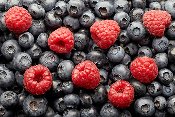 Image showing blueberries and raspberries