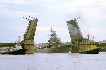 Image showing naval craft tugged